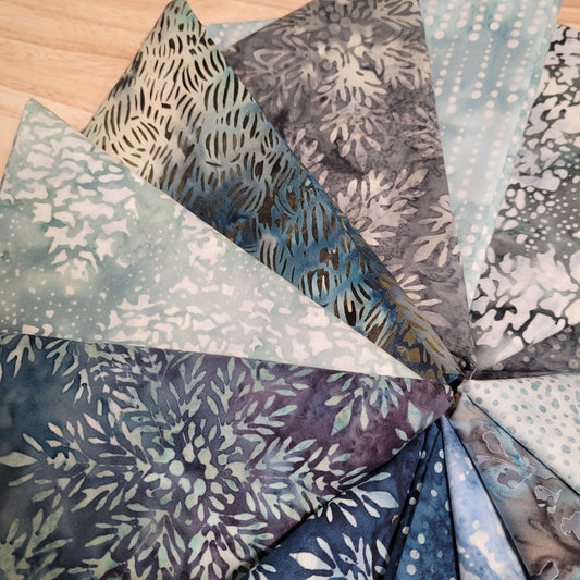 Hoffman Batiks fat quarter bundle monthly club - January 2025 - "Frost"